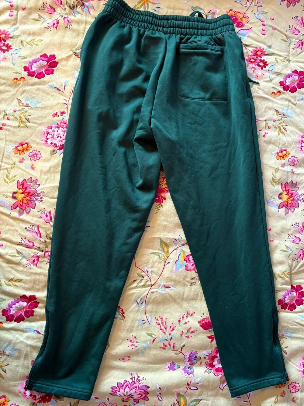 Adidas USF South Florida Bulls team issued green sweatpants men’s medium